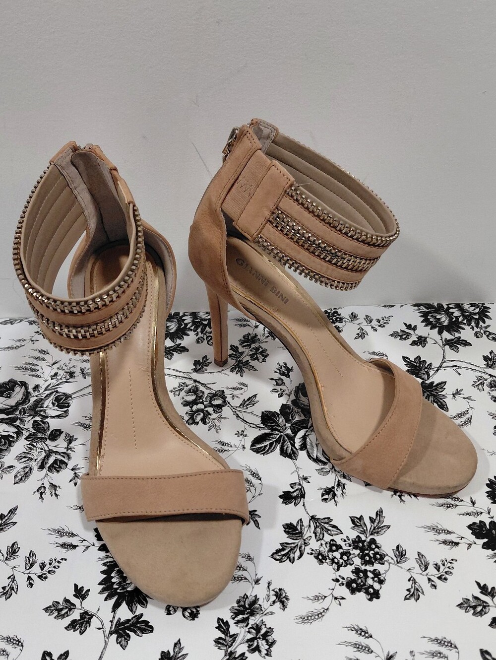 Gianni Bini Nude Suede Zip Ankle Cuff Heels Women's Size 7.5M